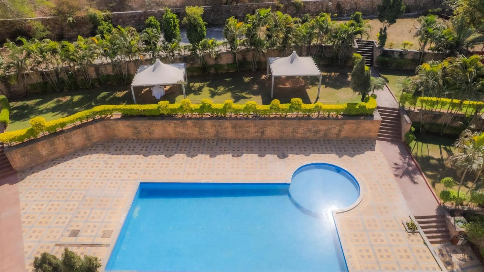 Hotel The Sky Imperial, Udajpur