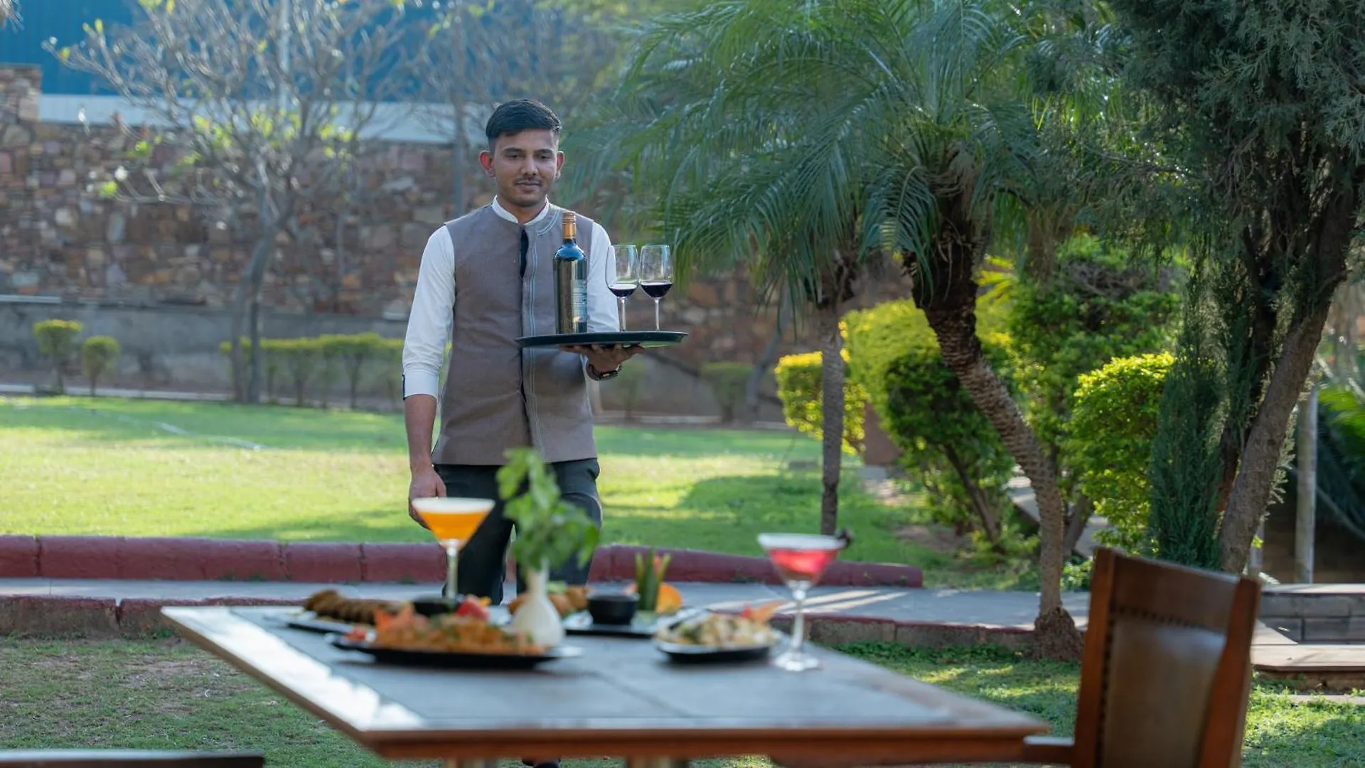 ****  Hotel The Sky Imperial, Udajpur Indie