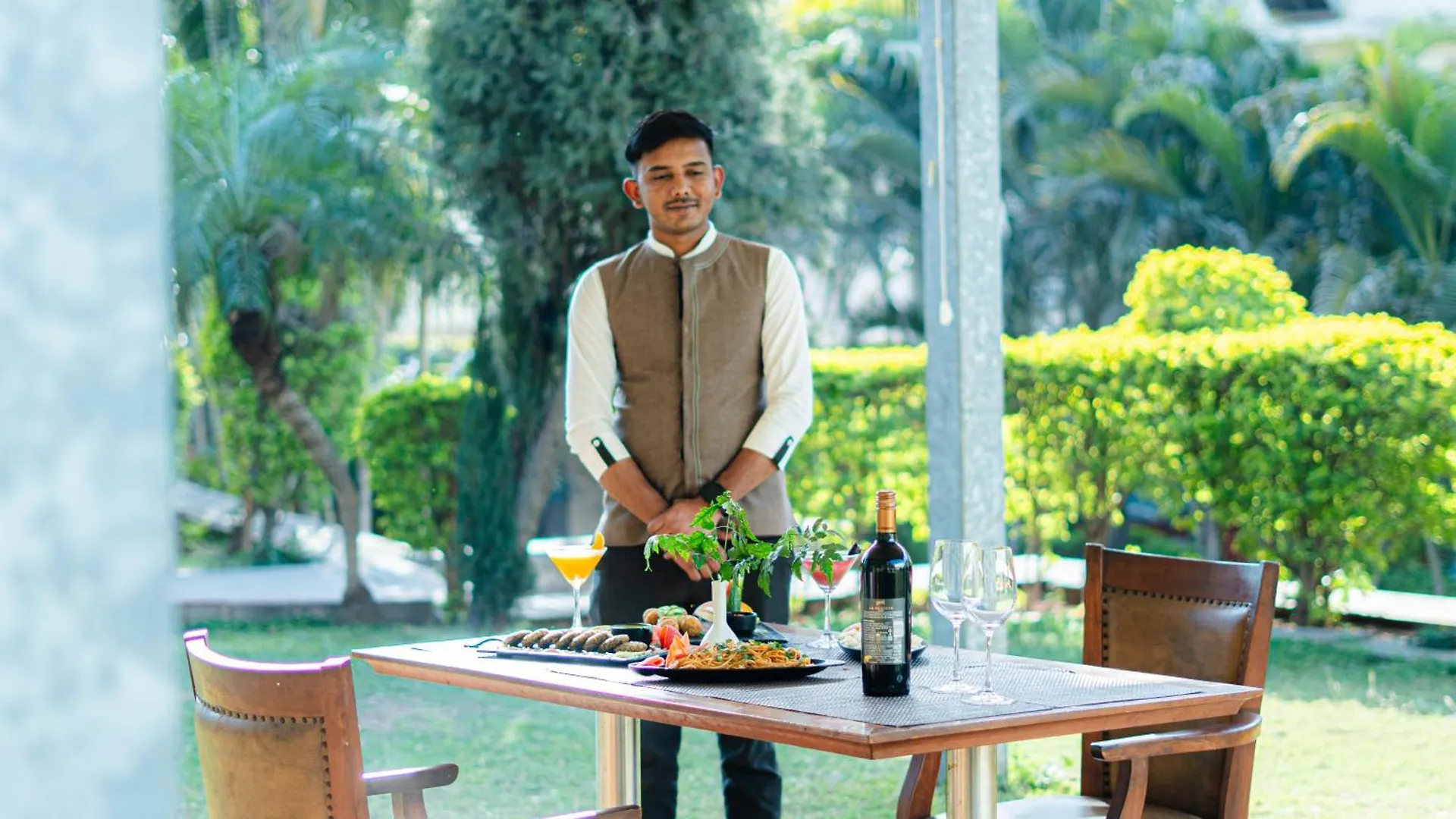 Hotel The Sky Imperial, Udajpur
