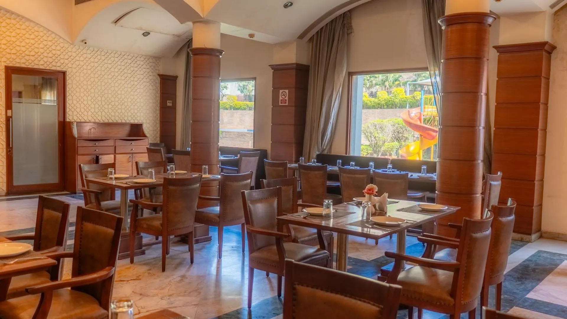 Hotel The Sky Imperial, Udajpur