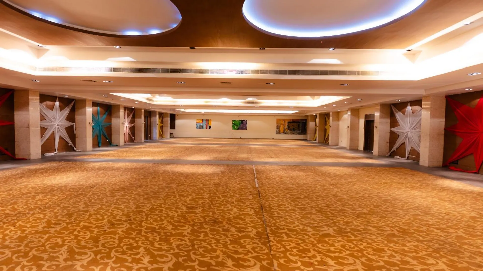 ****  Hotel The Sky Imperial, Udajpur Indie