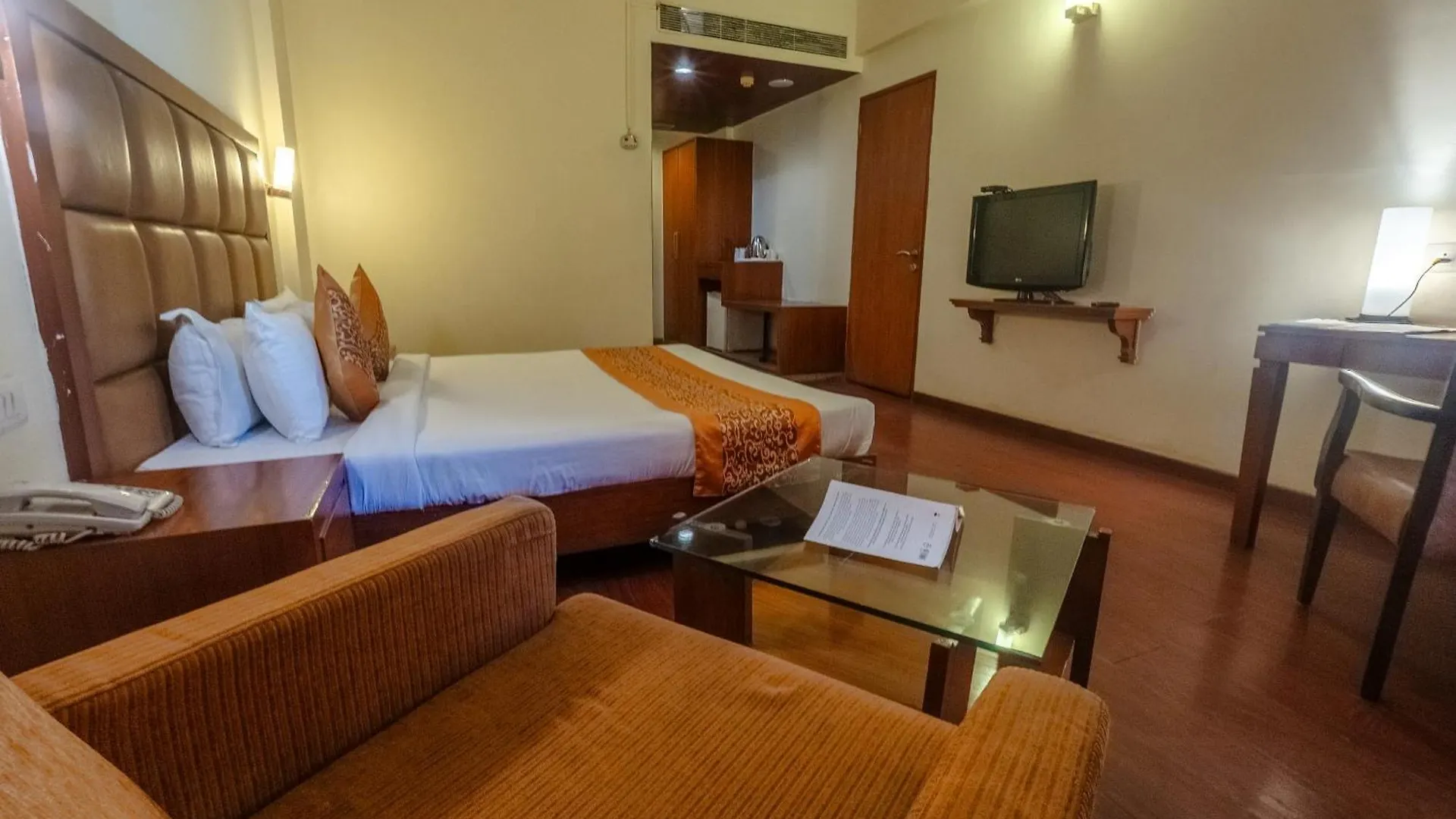 Hotel The Sky Imperial, Udajpur