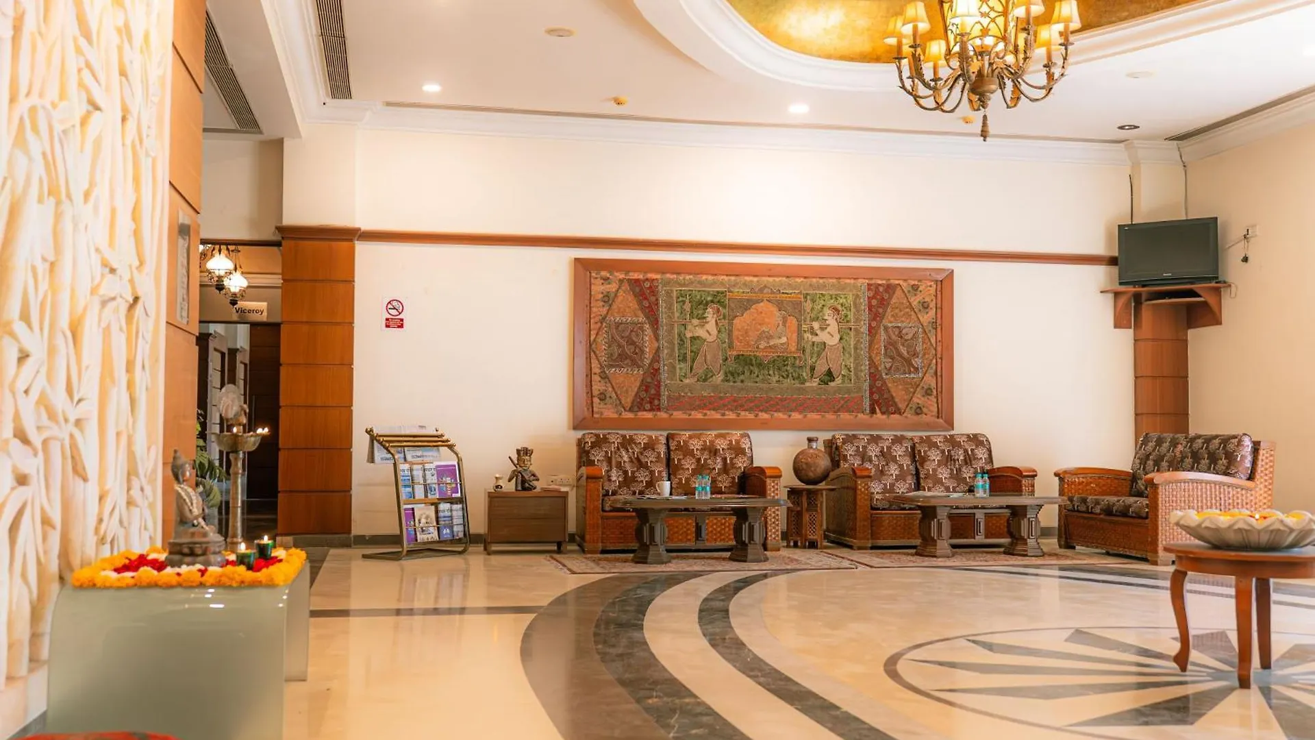 Hotel The Sky Imperial, Udajpur