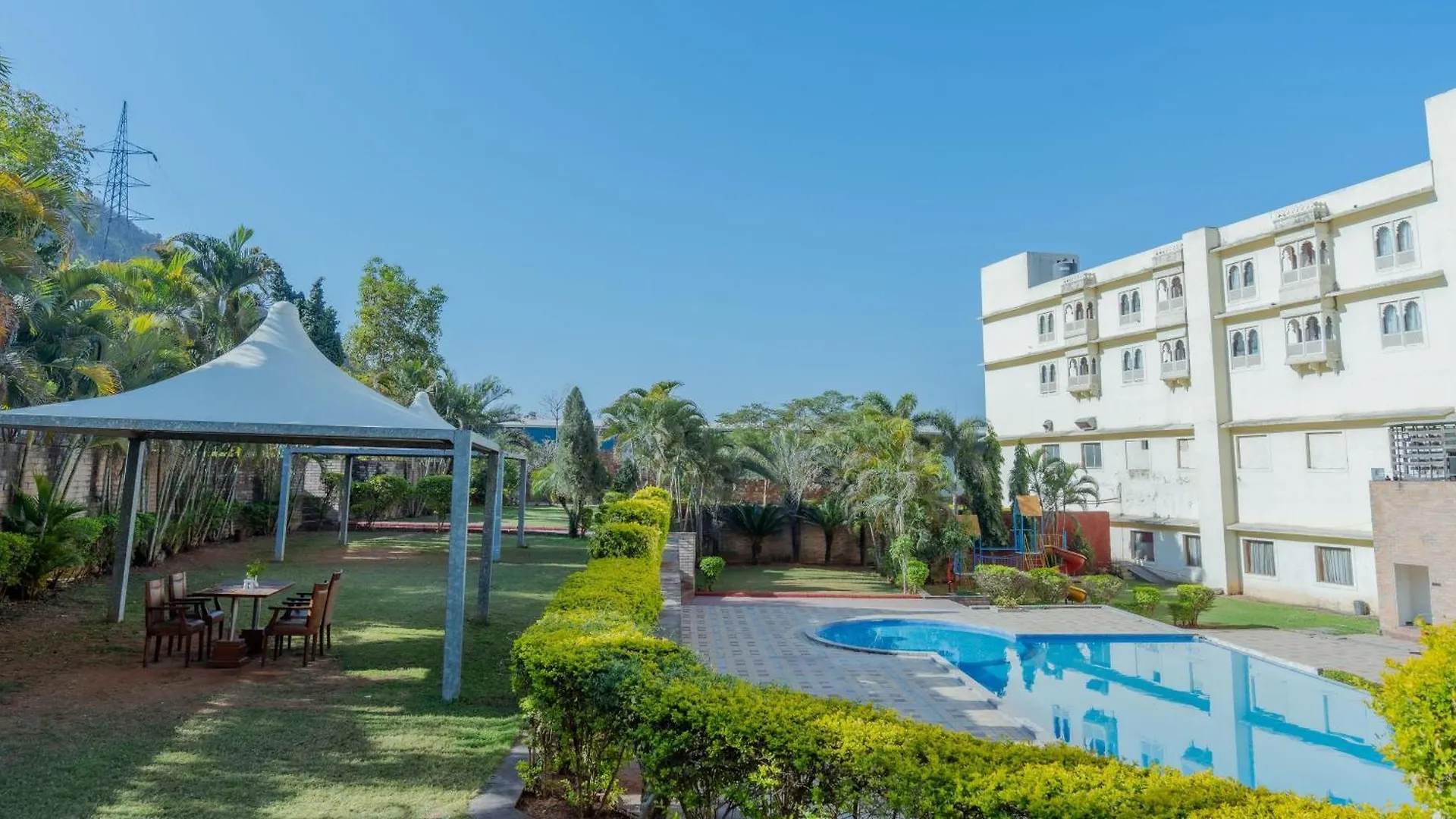 Hotel The Sky Imperial, Udajpur 4*,
