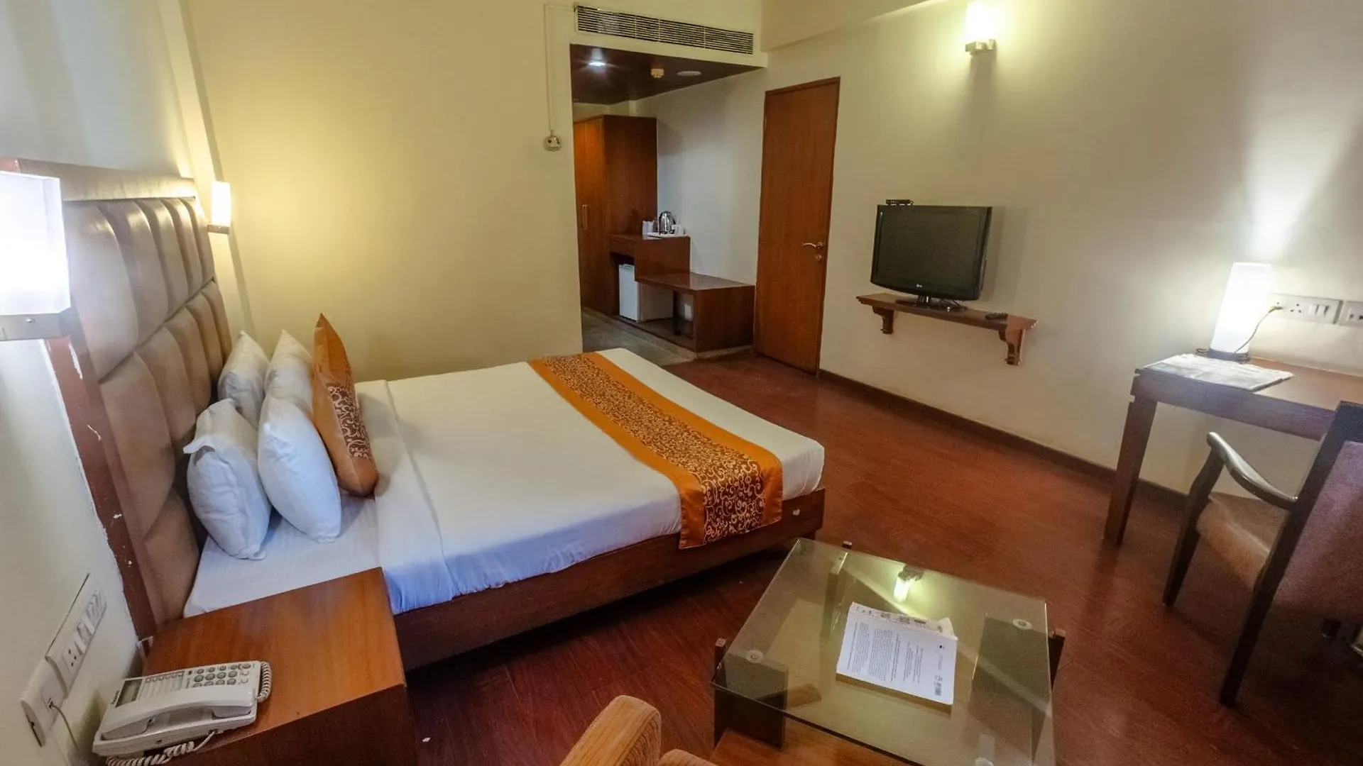 Hotel The Sky Imperial, Udajpur